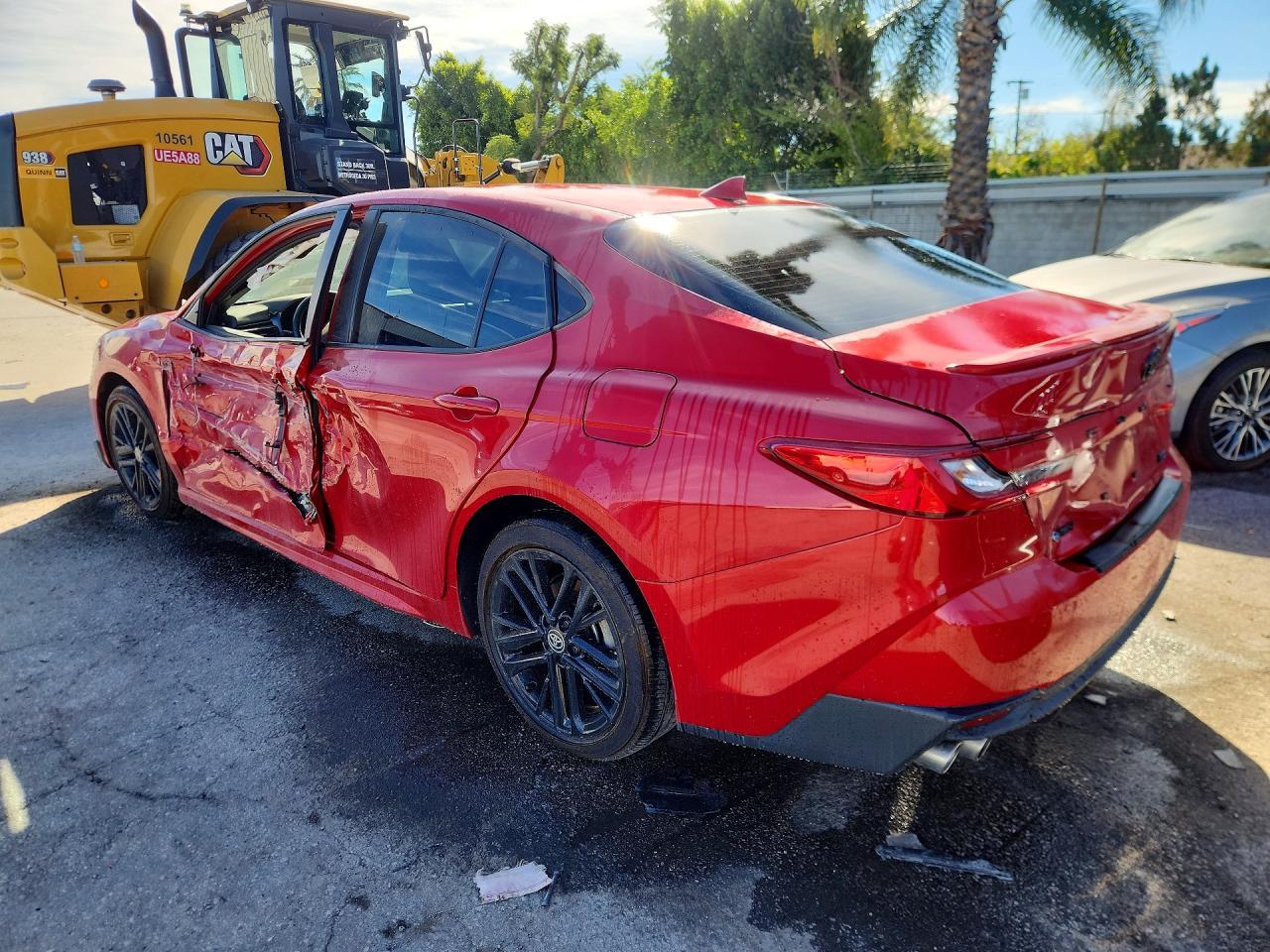 2025 Toyota Camry Se - Фото 2