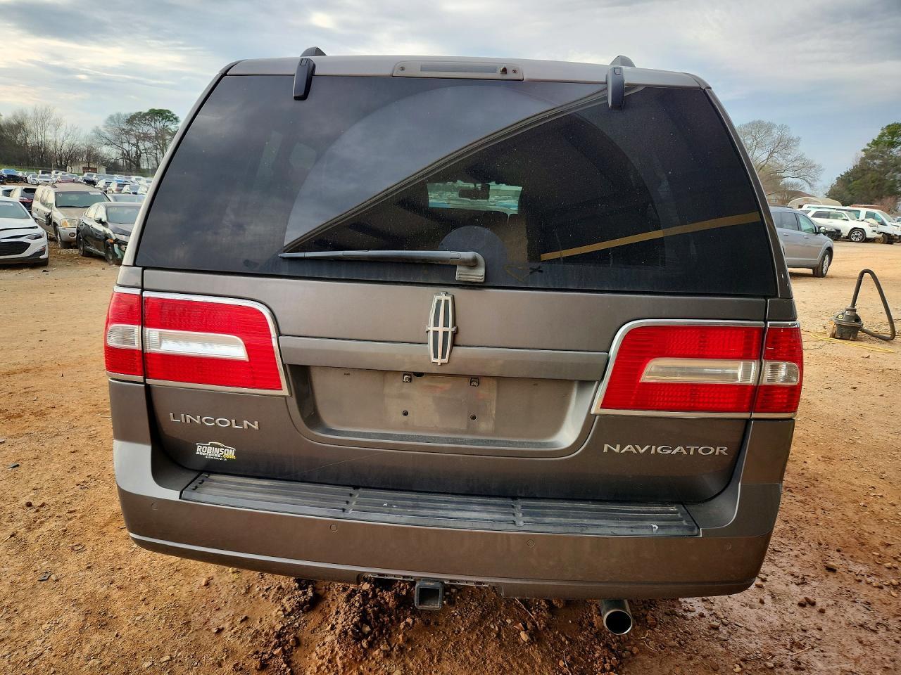 2012 Lincoln Navigator L - Image 6