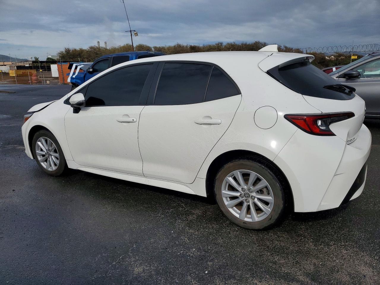 2024 Toyota Corolla Hatchback Se - Image 2