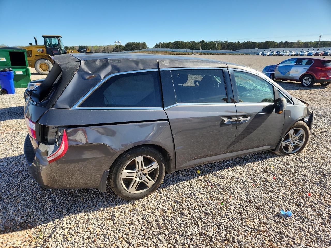 2011 Honda Odyssey Touring - Image 3
