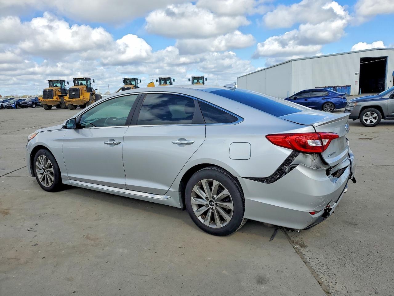 2017 Hyundai Sonata Sport - Фото 2