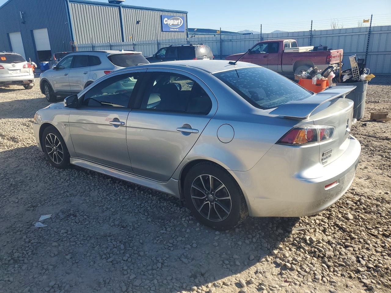 2016 Mitsubishi Lancer Es - Фото 2