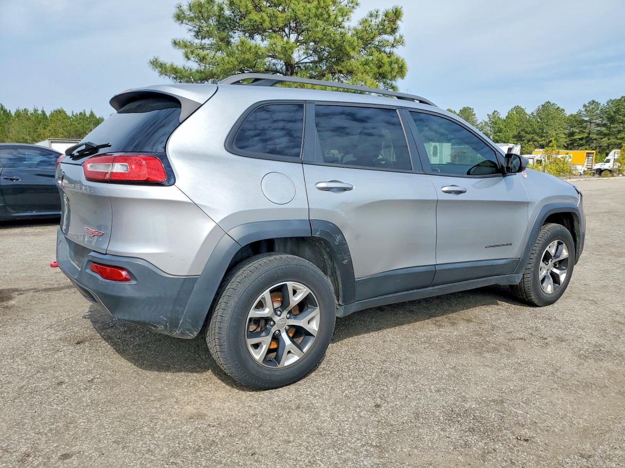 2014 Jeep Cherokee Trailhawk - Image 3