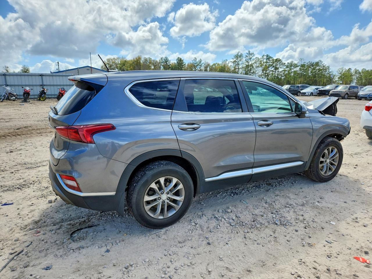 2019 Hyundai Santa Fe Se 2.4L - Image 3