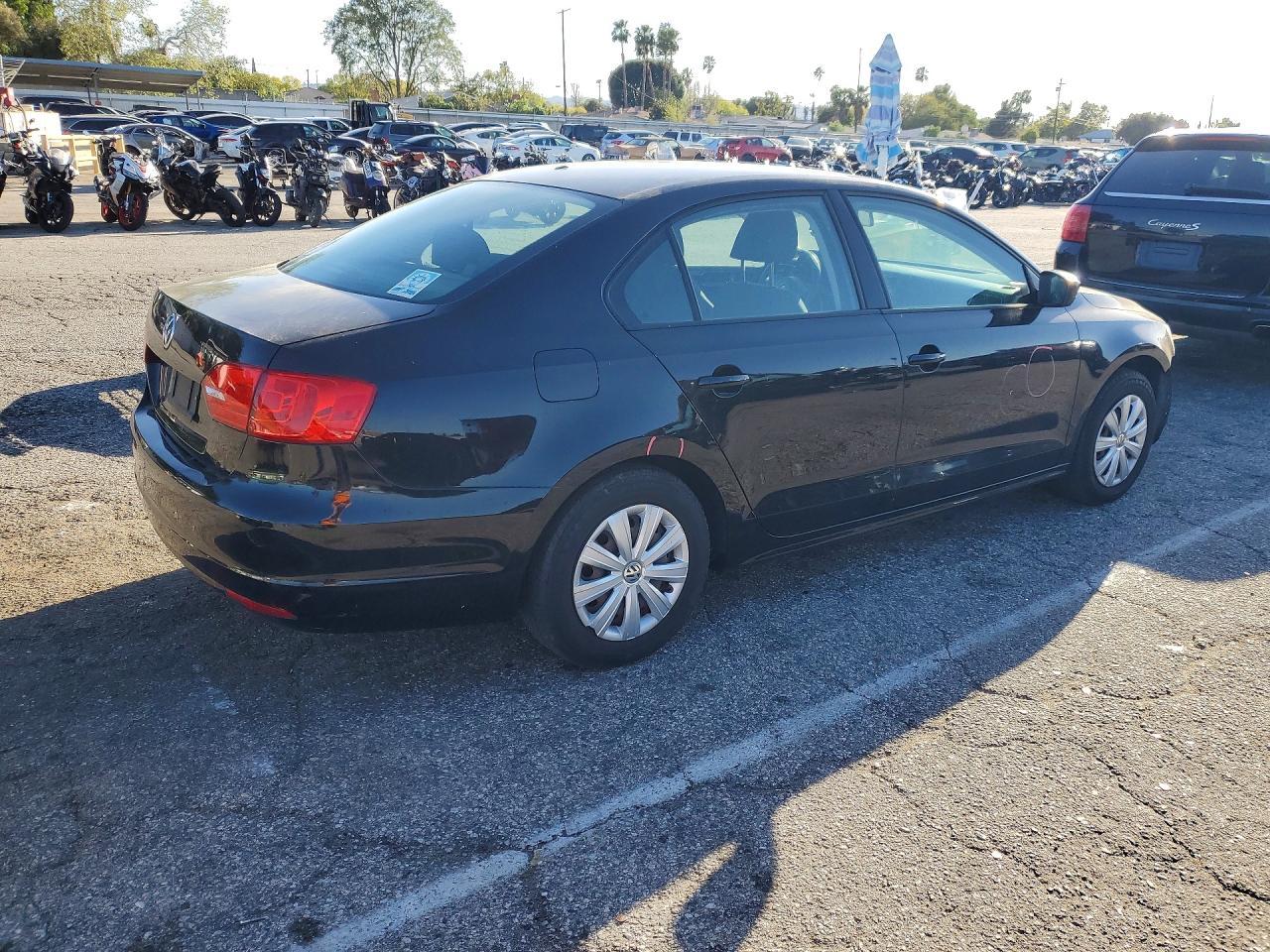 2014 Volkswagen Jetta Base - Фото 3
