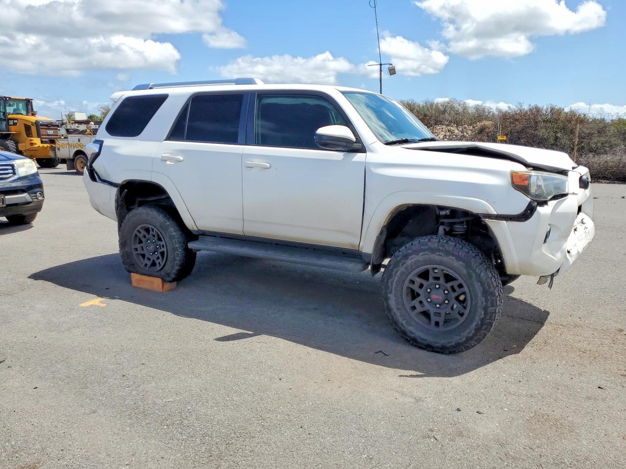 2016 Toyota 4Runner Sr5 - Image 4