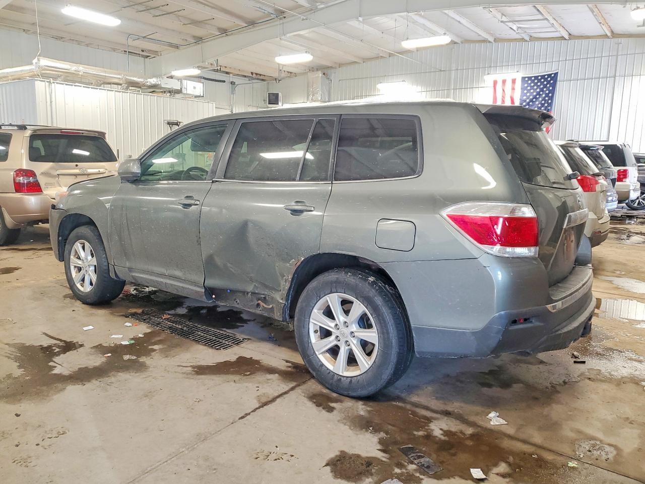 2011 Toyota Highlander Base - Фото 2