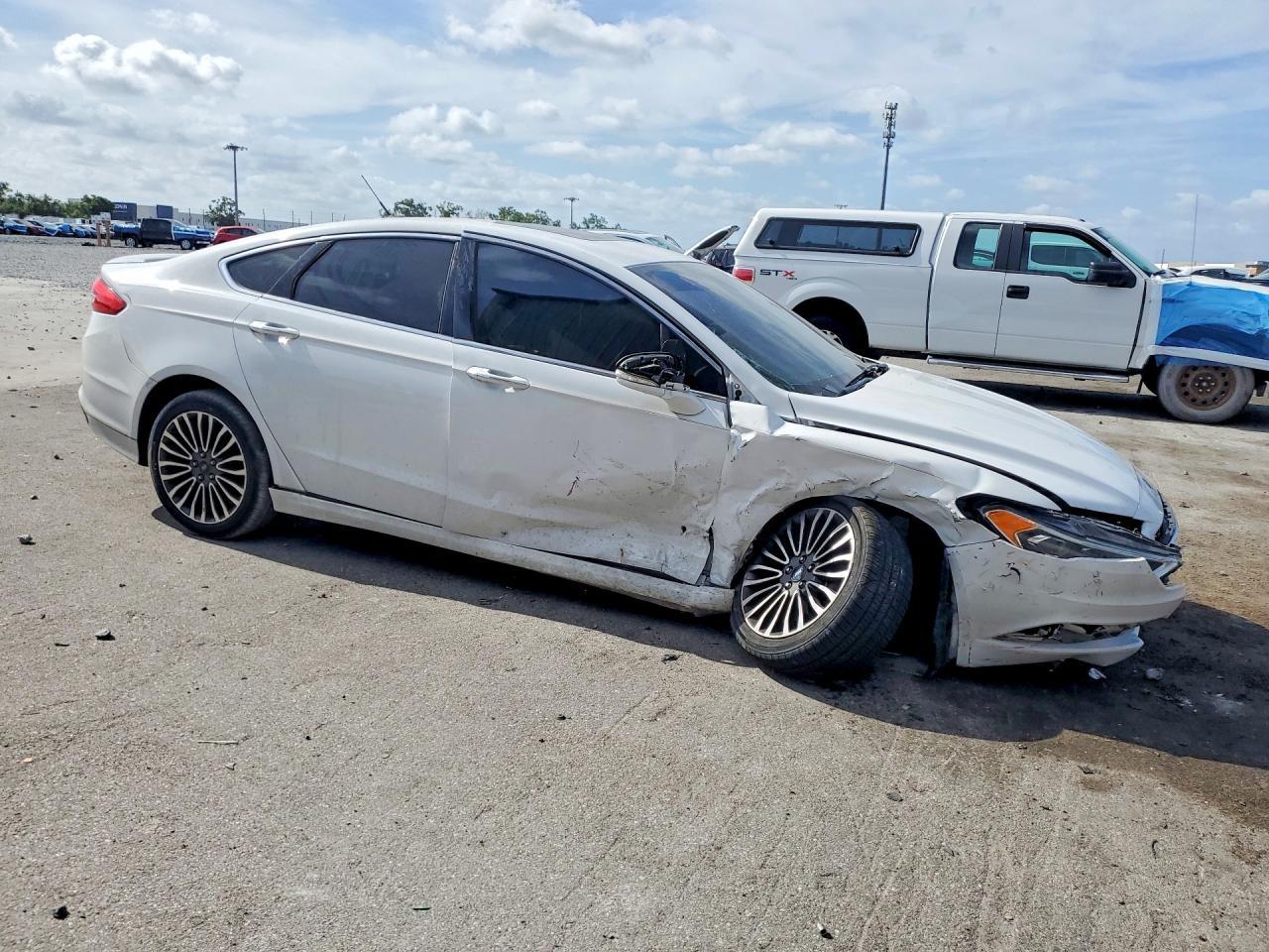 2018 Ford Fusion Titanium - Image 4