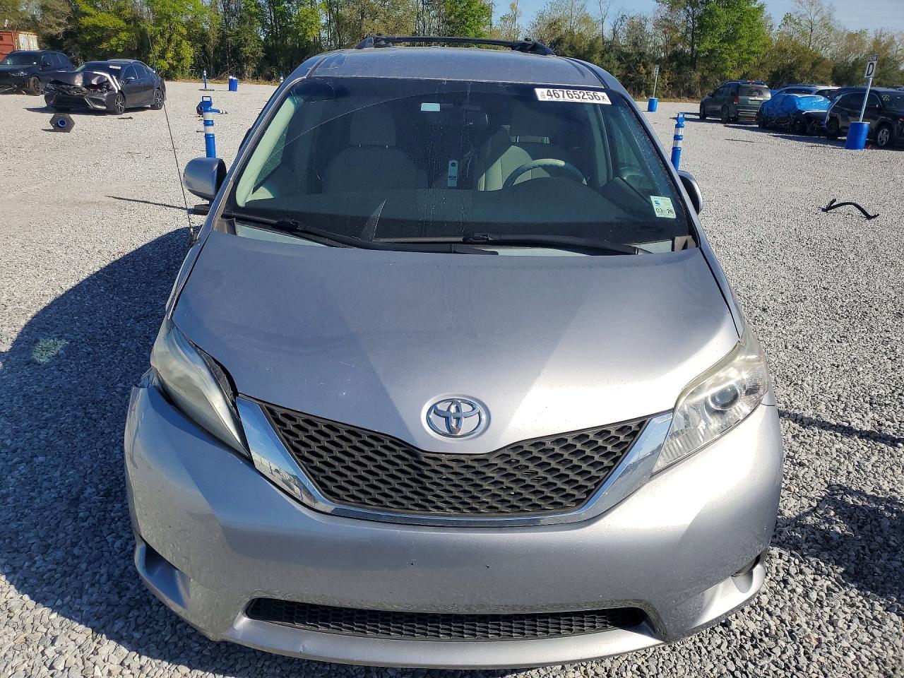 2013 Toyota Sienna Le 8-Passenger - Фото 5