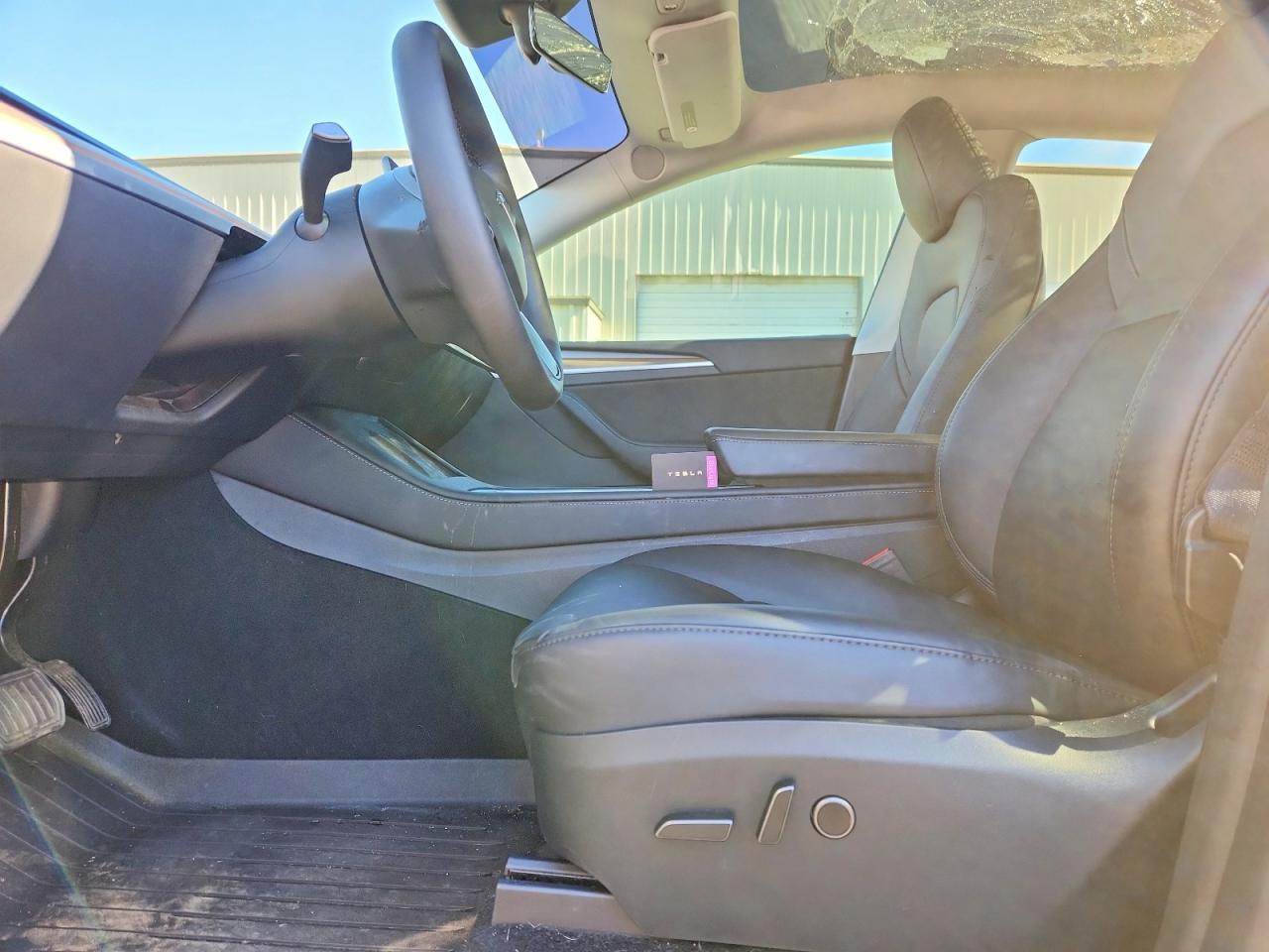 2023 Tesla Model Y - Image 7