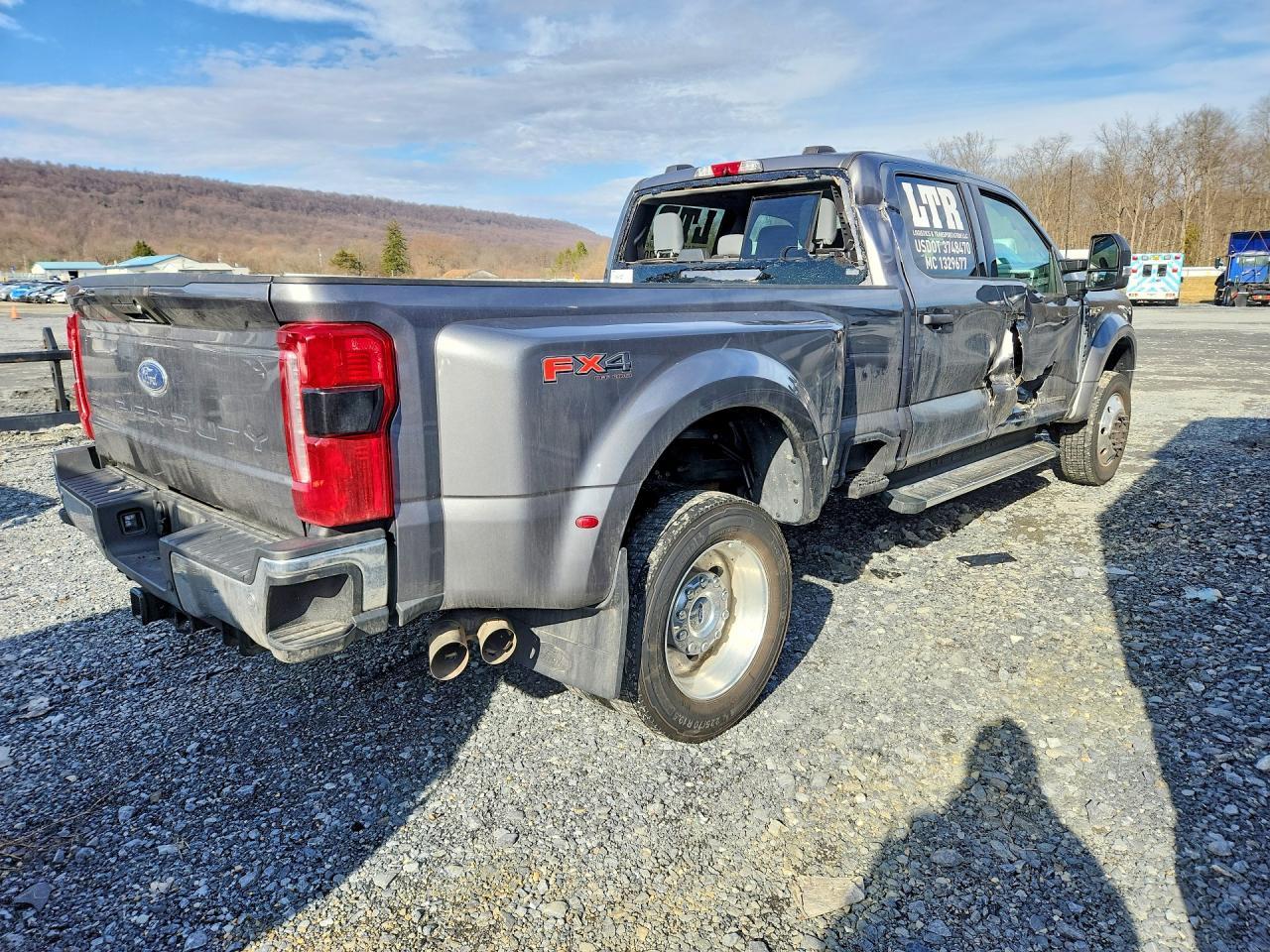 2023 Ford F450 Super Duty - Image 3