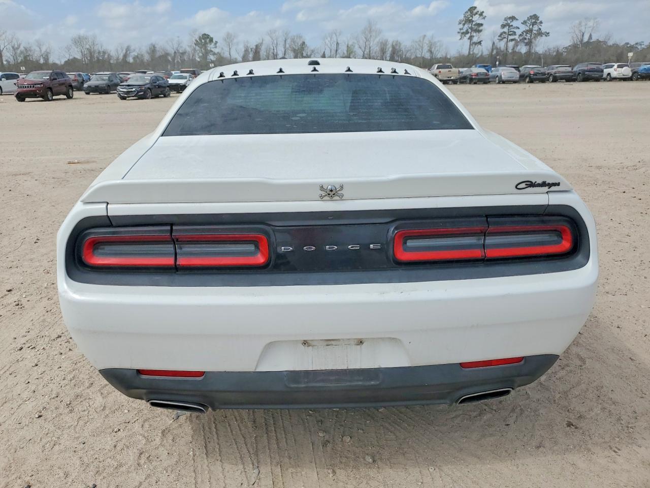 2015 Dodge Challenger Sxt - Image 6