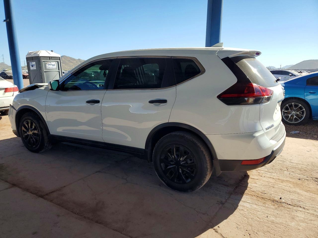 2020 Nissan Rogue S - Фото 2