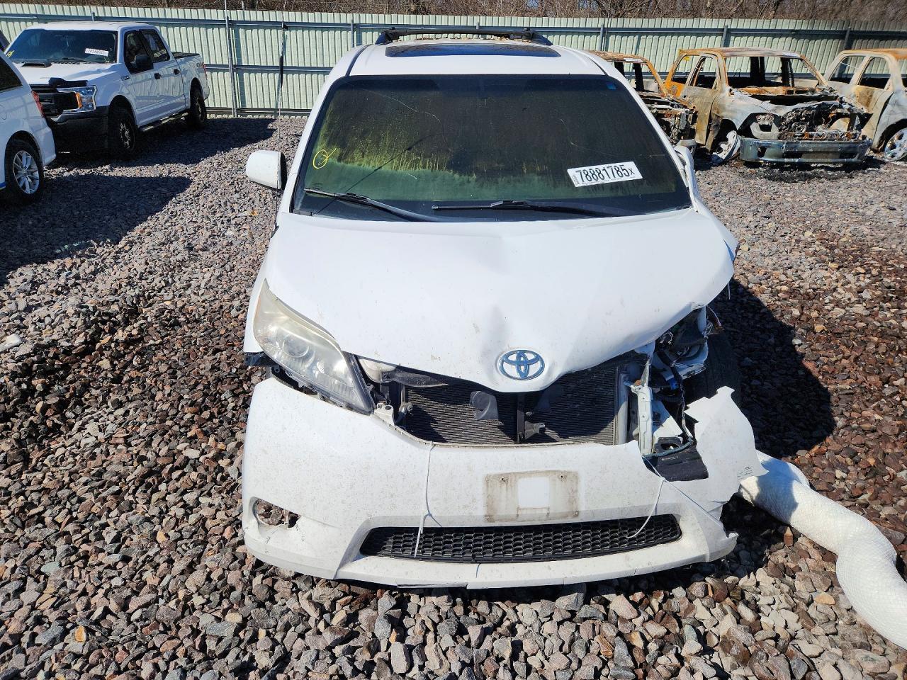 2014 Toyota Sienna Xle 8-Passenger - Image 5