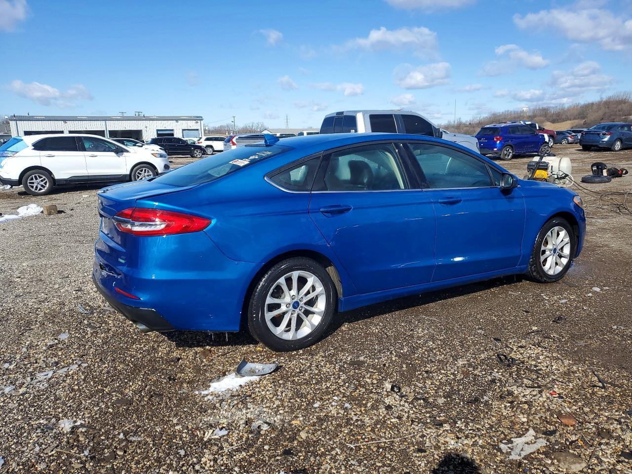 2020 Ford Fusion Se - Фото 3