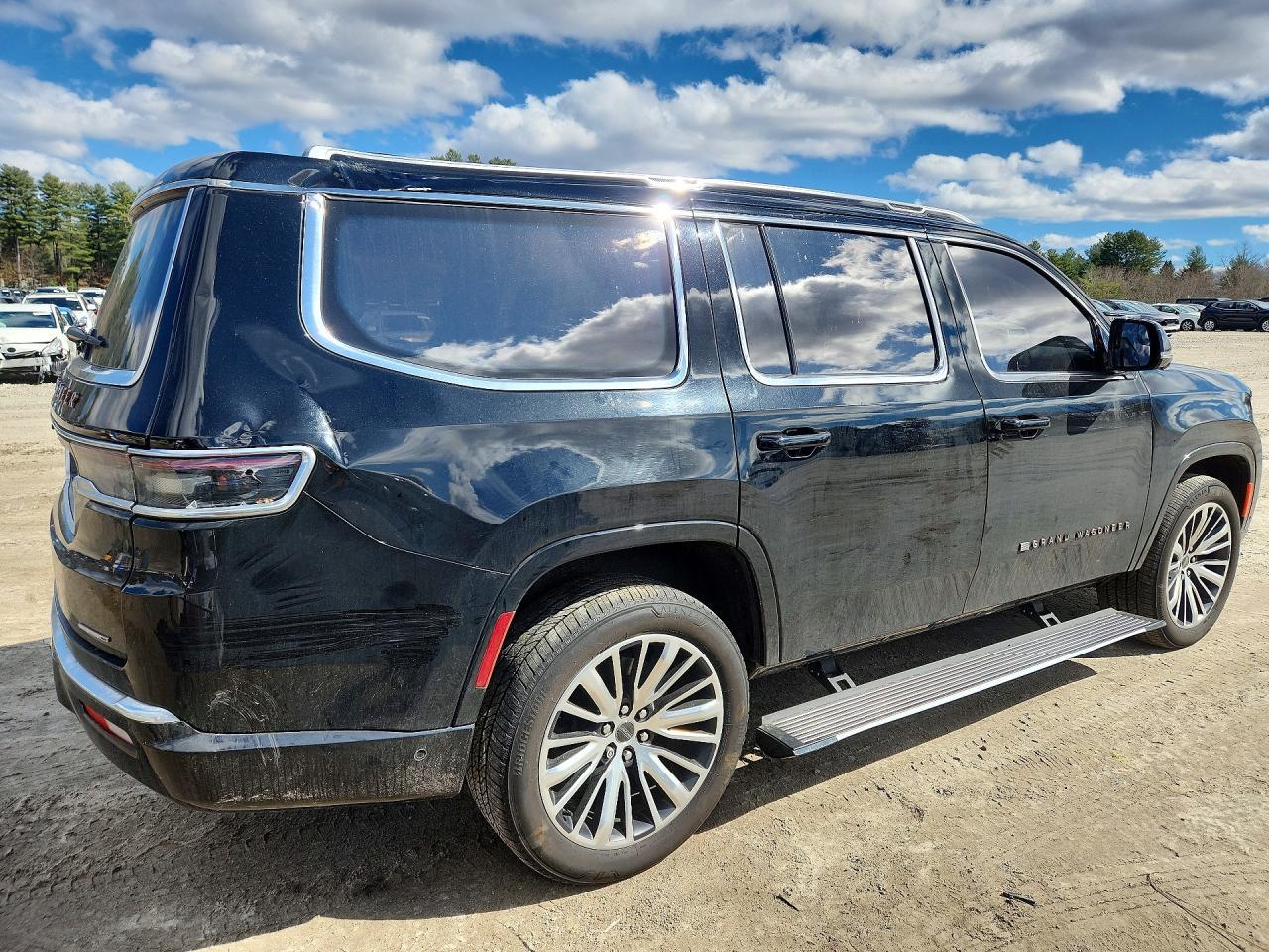 2022 Jeep Grand Wagoneer Series Iii - Image 3