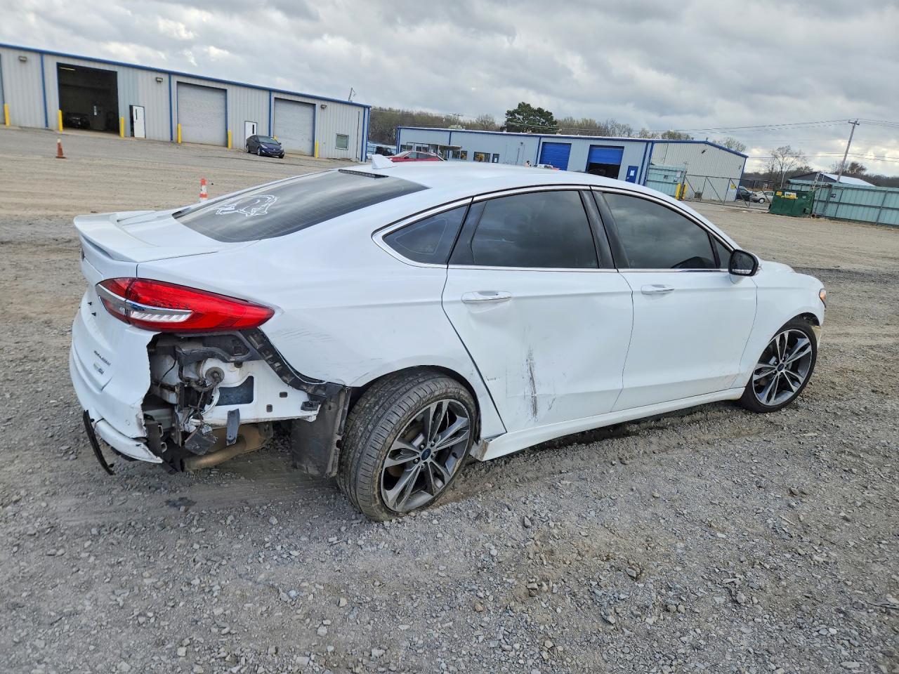 2019 Ford Fusion Titanium - Фото 3