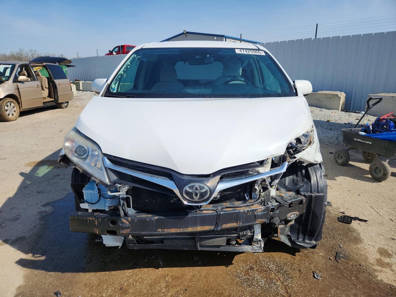 2018 Toyota Sienna Le 8-Passenger - Фото 5