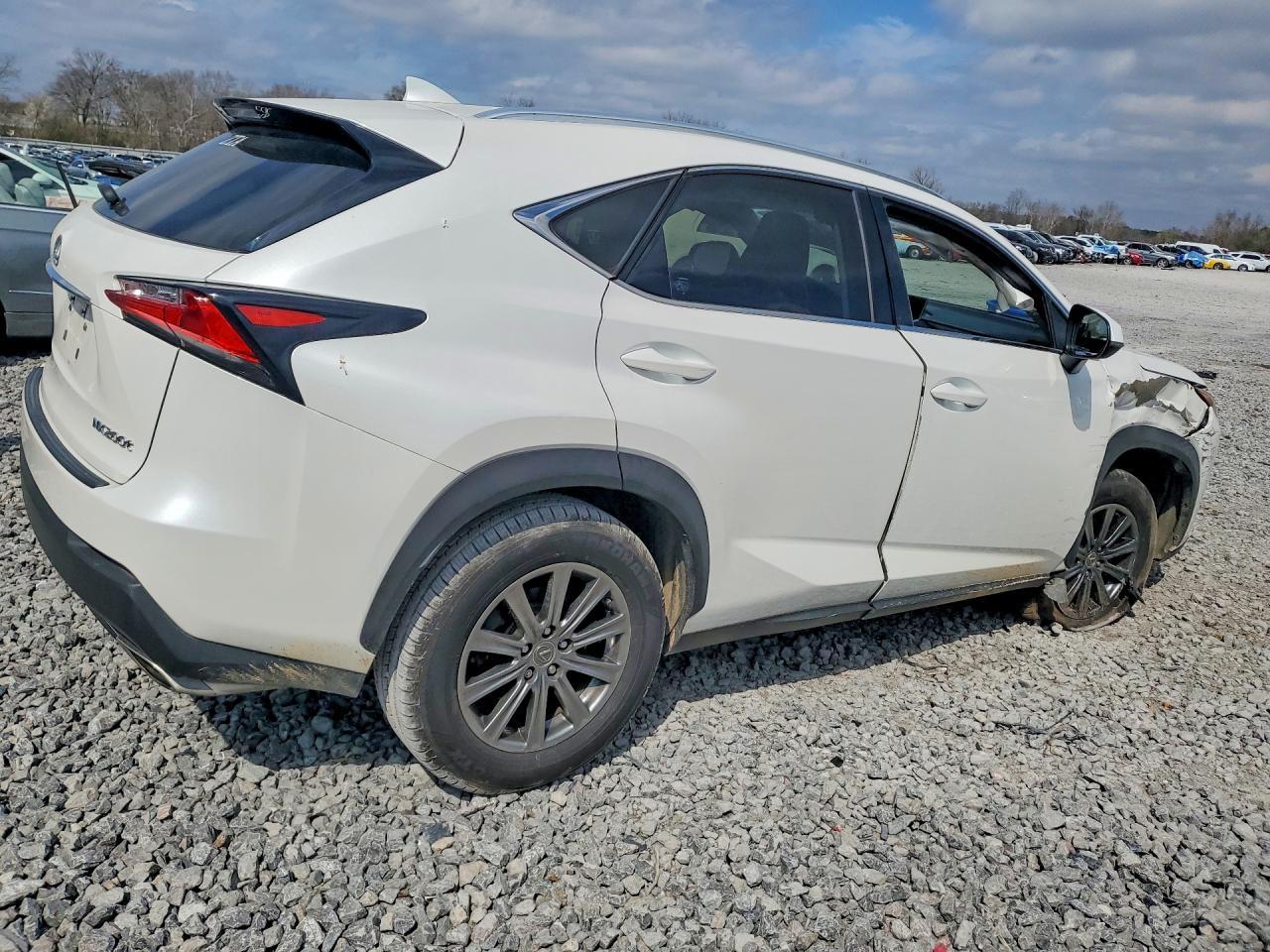 2017 Lexus Nx 200T Base - Фото 3