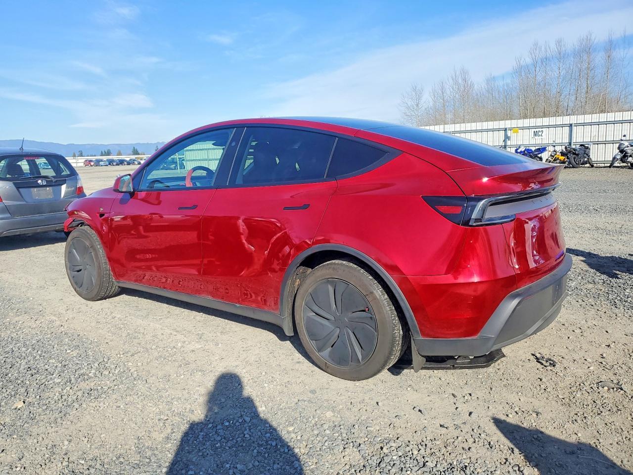 2026 Tesla Model Y - Фото 2