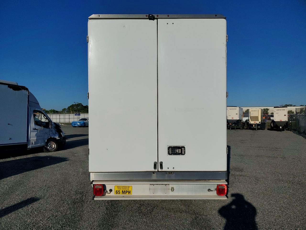 2020 Ford Transit Delivery Truck - Фото 6