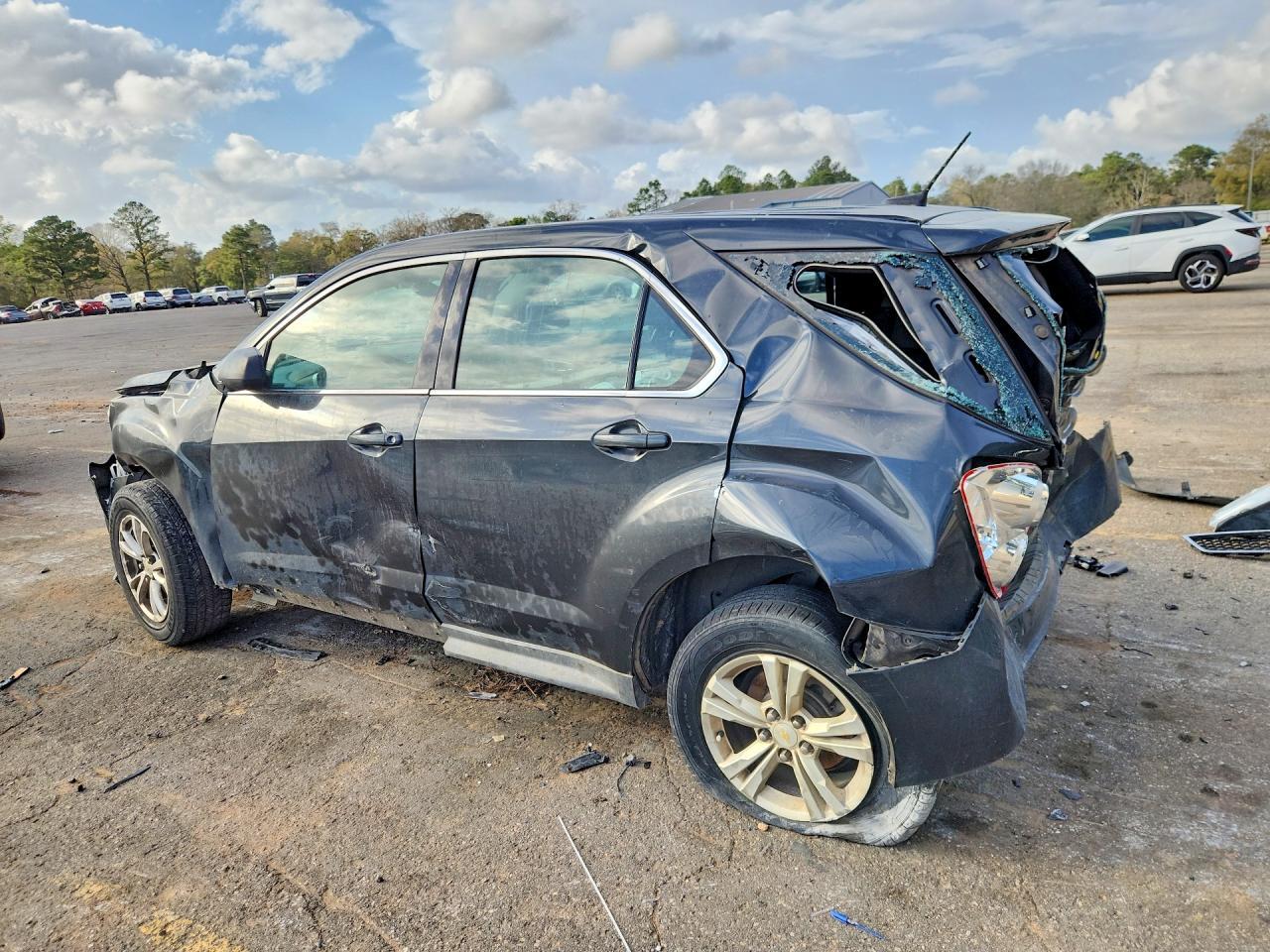 2014 Chevrolet Equinox Ls - Image 2