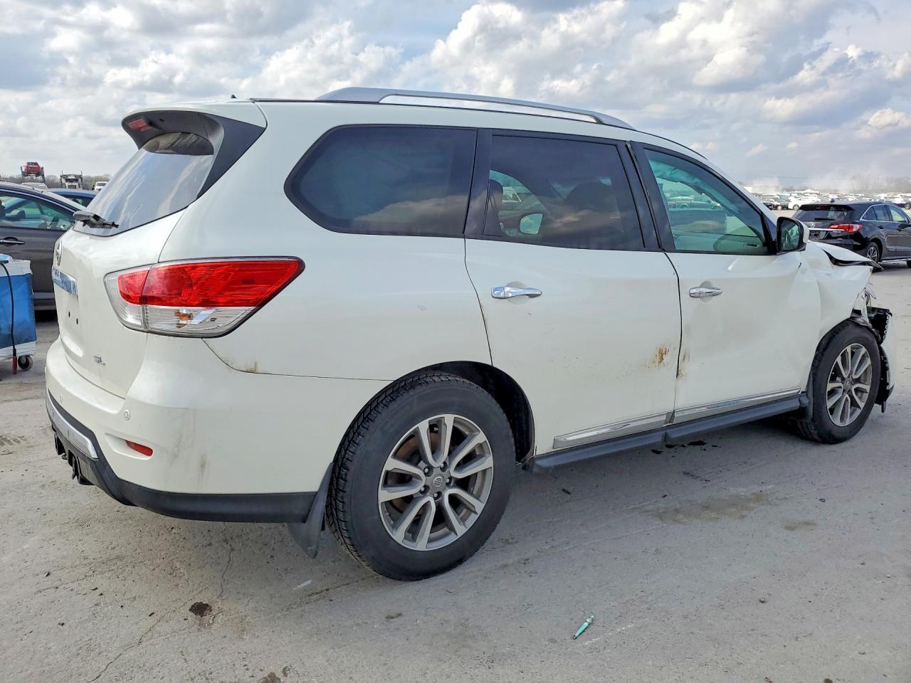 2015 Nissan Pathfinder Sl - Фото 3