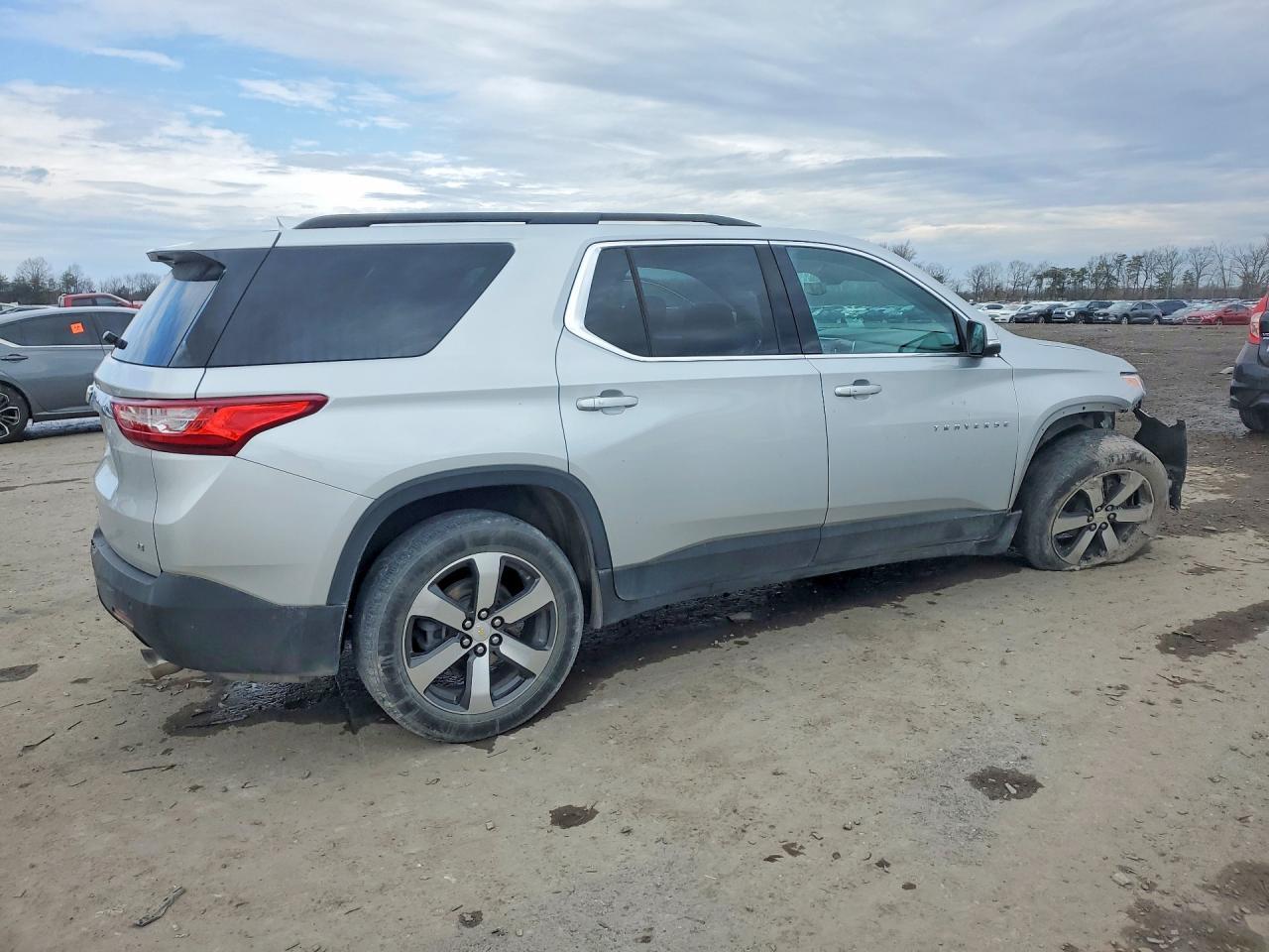 2021 Chevrolet Traverse Lt - Фото 3