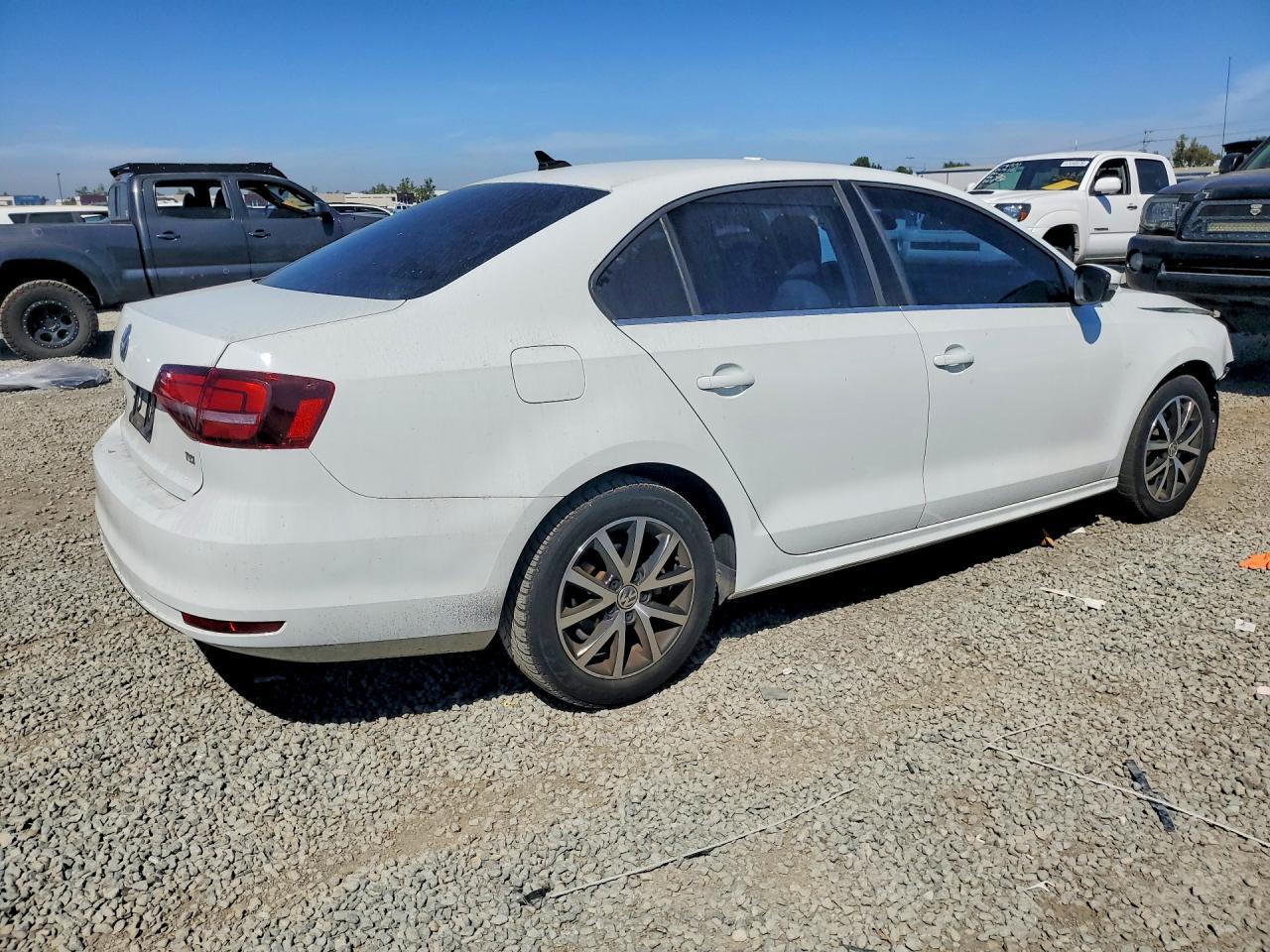 2017 Volkswagen Jetta Se - Фото 3