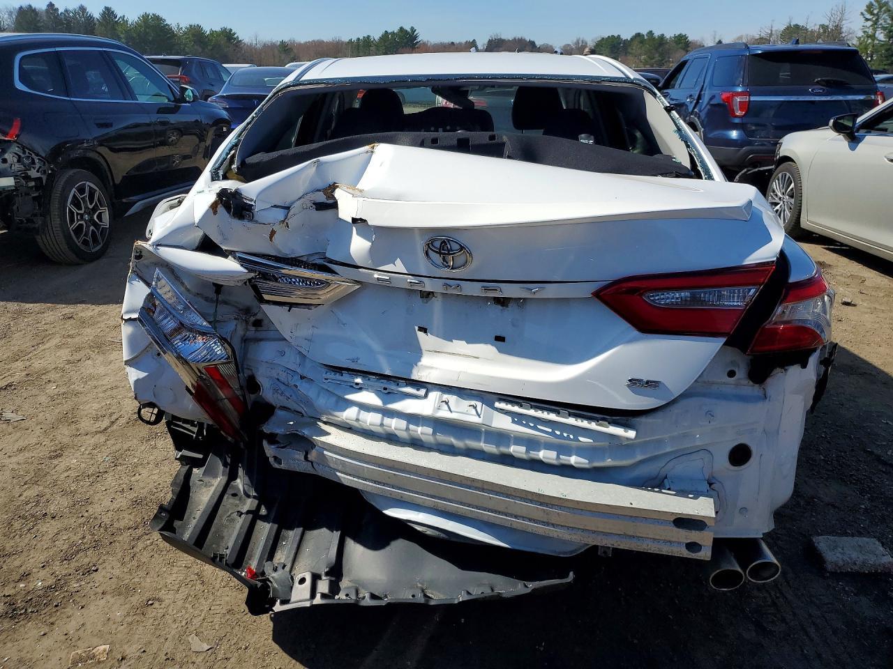 2018 Toyota Camry Se - Фото 6