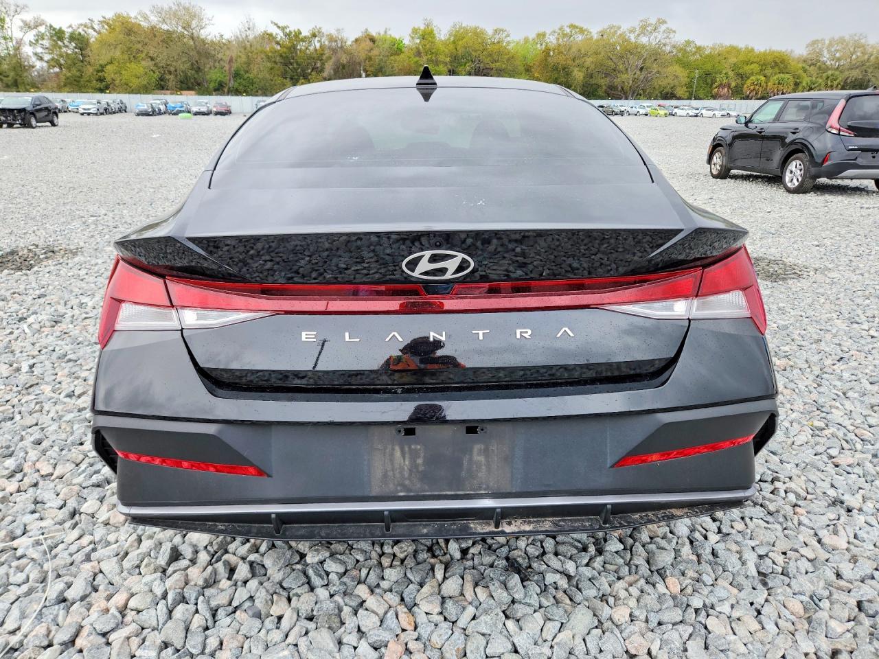 2025 Hyundai Elantra Se - Фото 6
