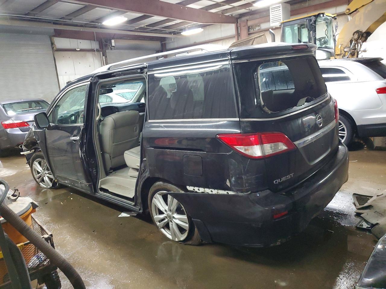 2011 Nissan Quest 3.5 S - Фото 2