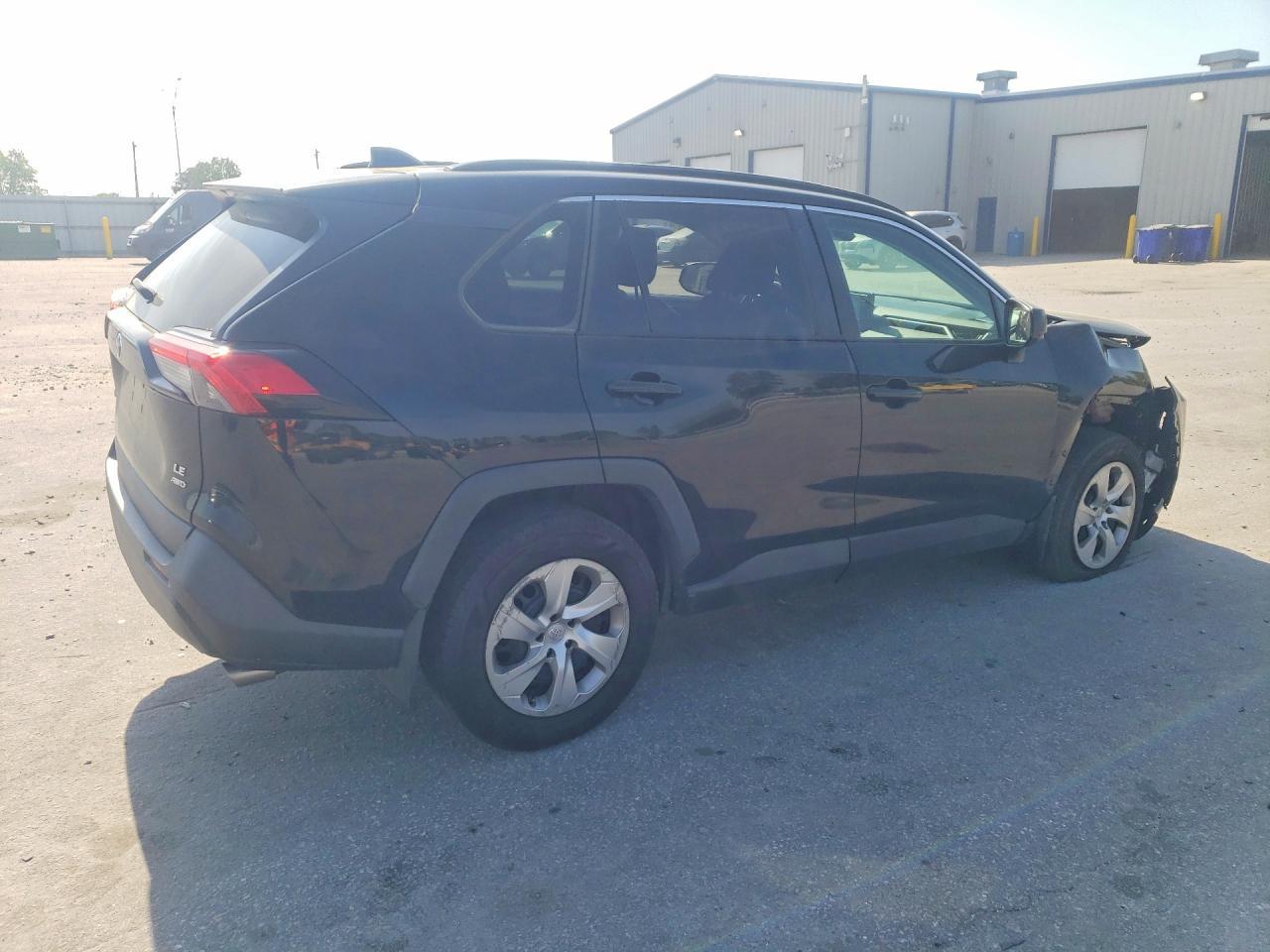2021 Toyota Rav4 Le - Фото 3