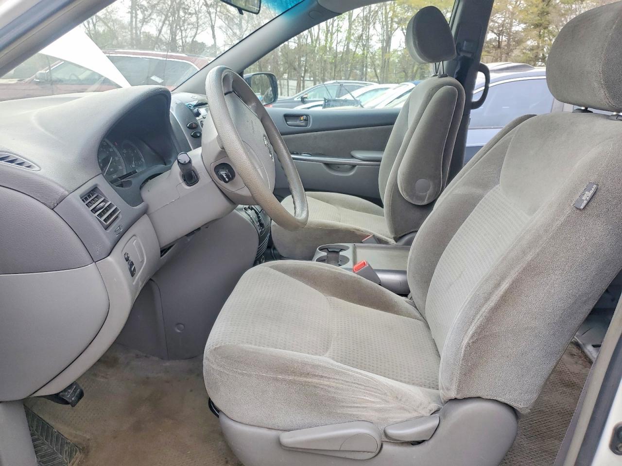 2006 Toyota Sienna Ce 7 Passenger - Image 7