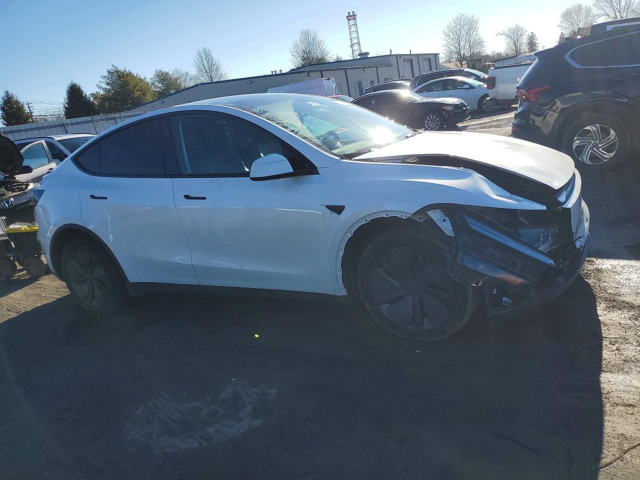 2026 Tesla Model Y - Фото 4