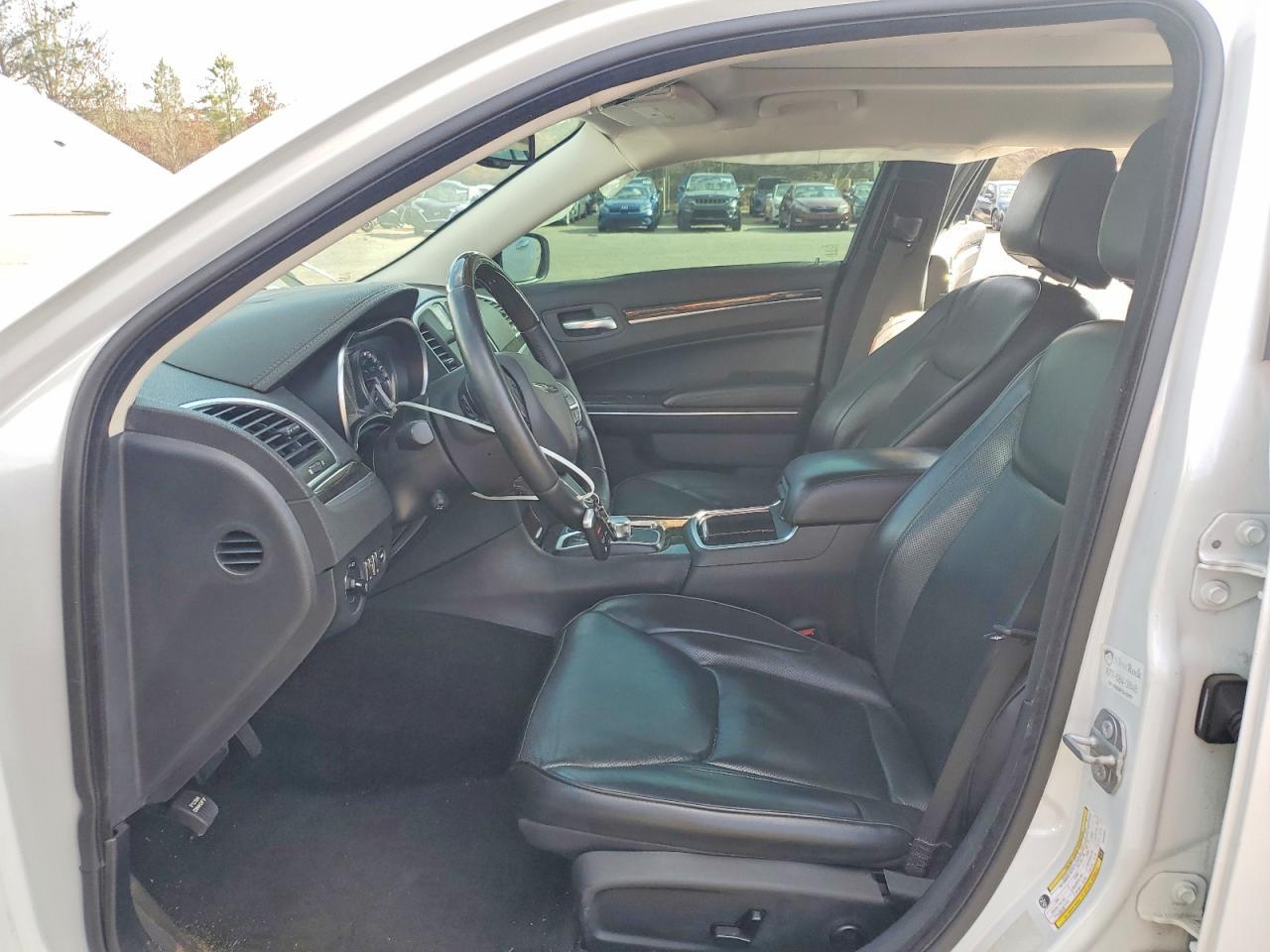 2016 Chrysler 300C - Фото 7
