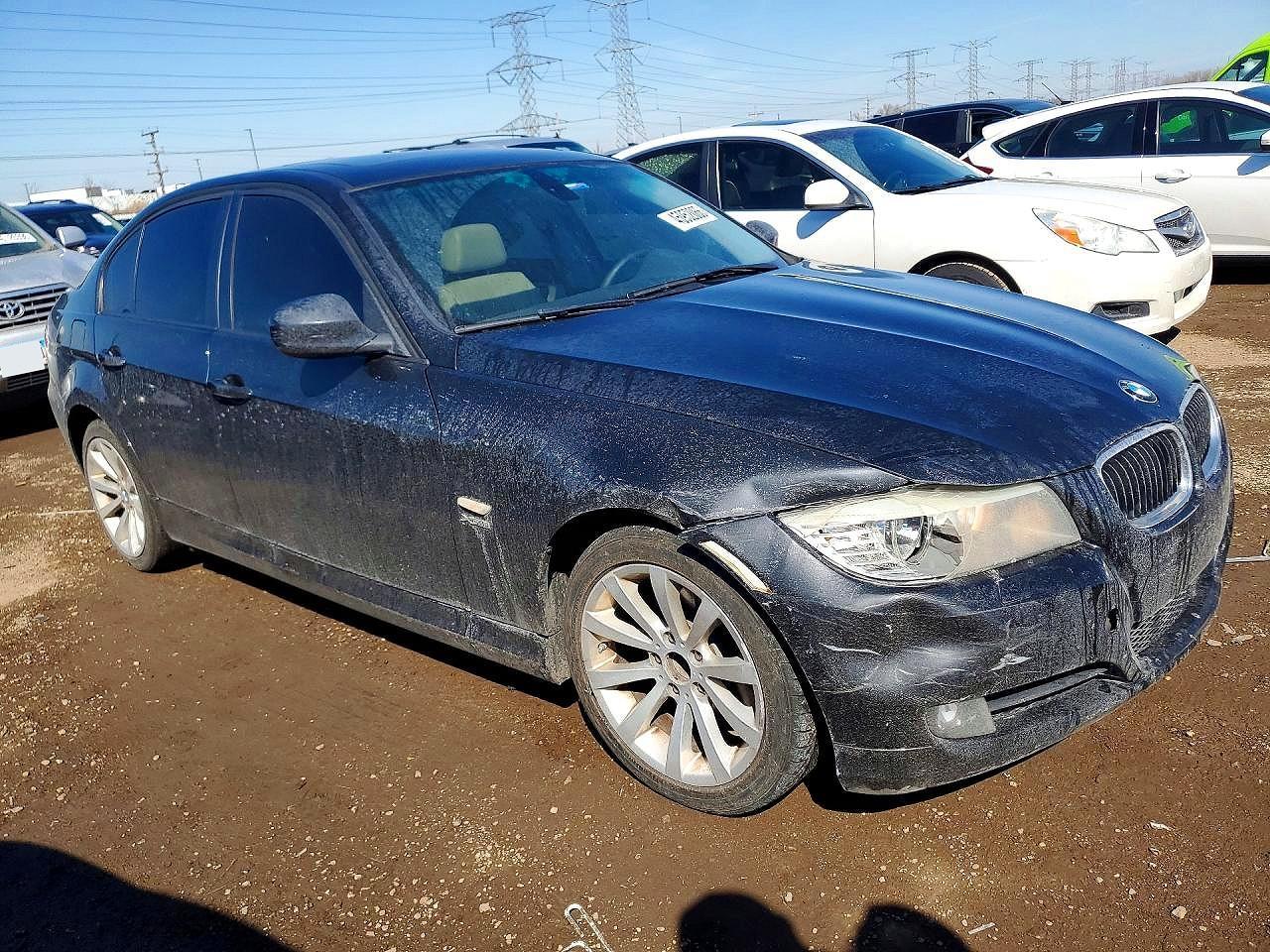 2011 BMW 328 Xi - Image 4