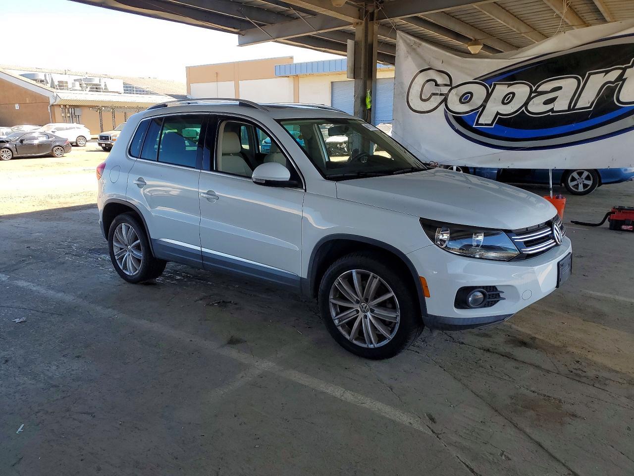 2015 Volkswagen Tiguan S - Image 4
