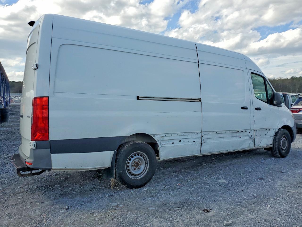 2021 Mercedes-Benz Sprinter 2500 - Image 3