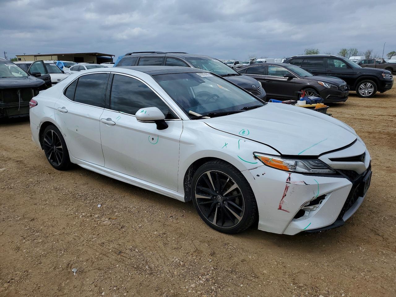 2020 Toyota Camry Xse - Фото 4
