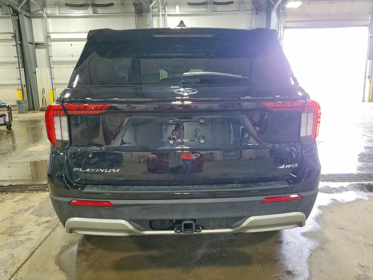 2025 Ford Explorer Platinum - Image 6