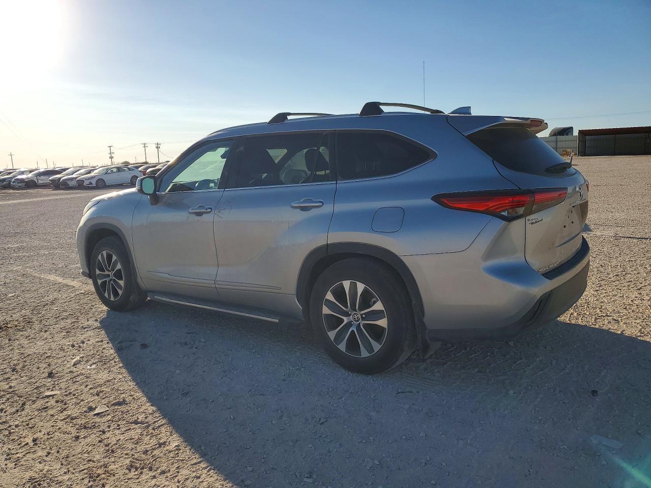 2023 Toyota Highlander - Фото 2