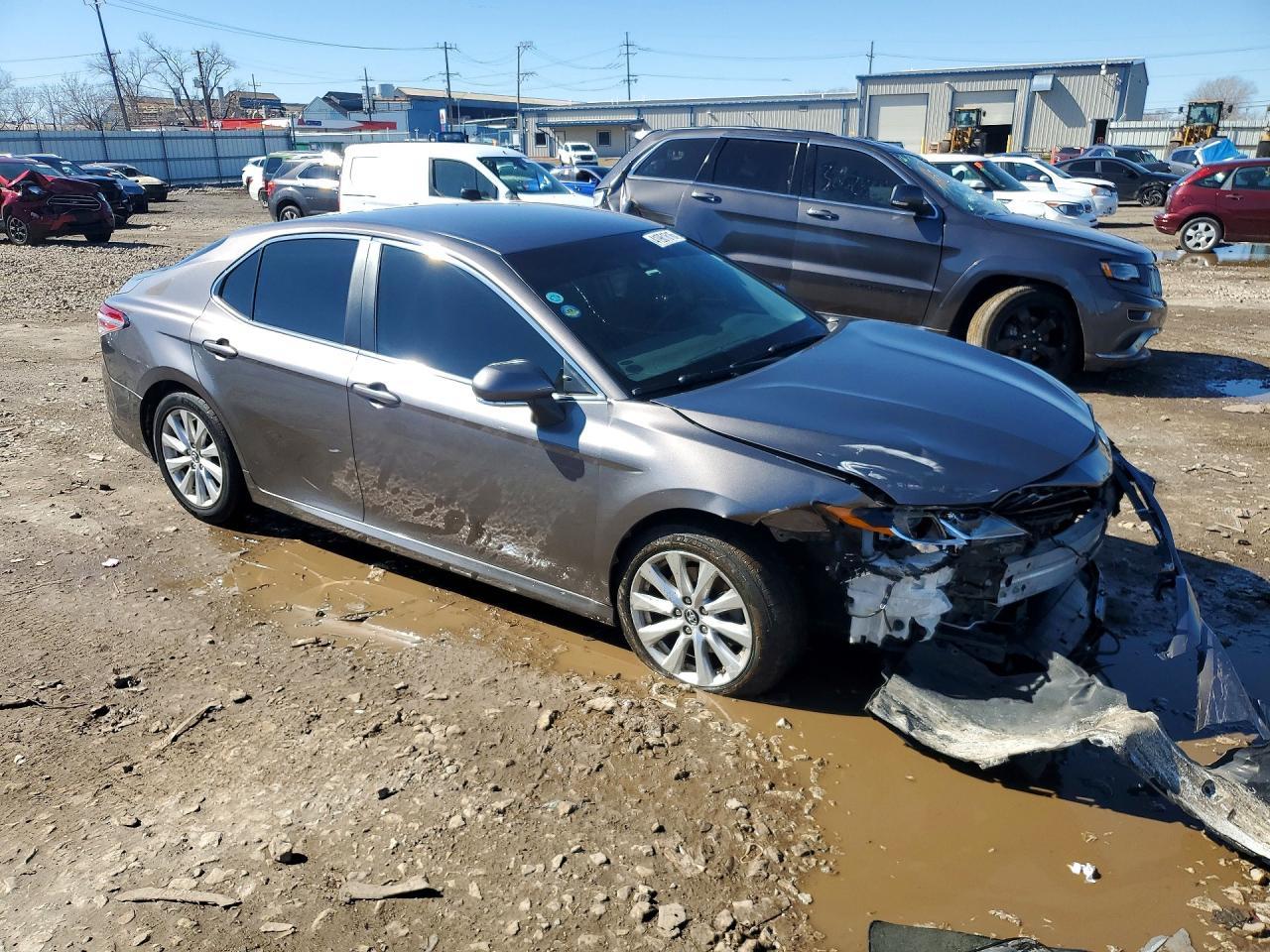2018 Toyota Camry Le - Фото 4