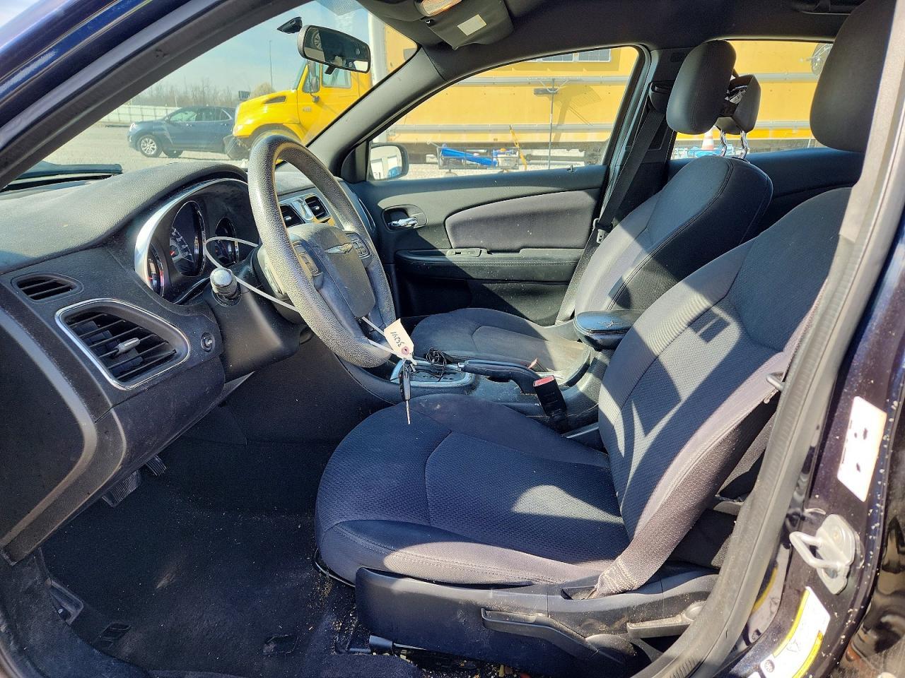 2012 Chrysler 200 Lx - Фото 7