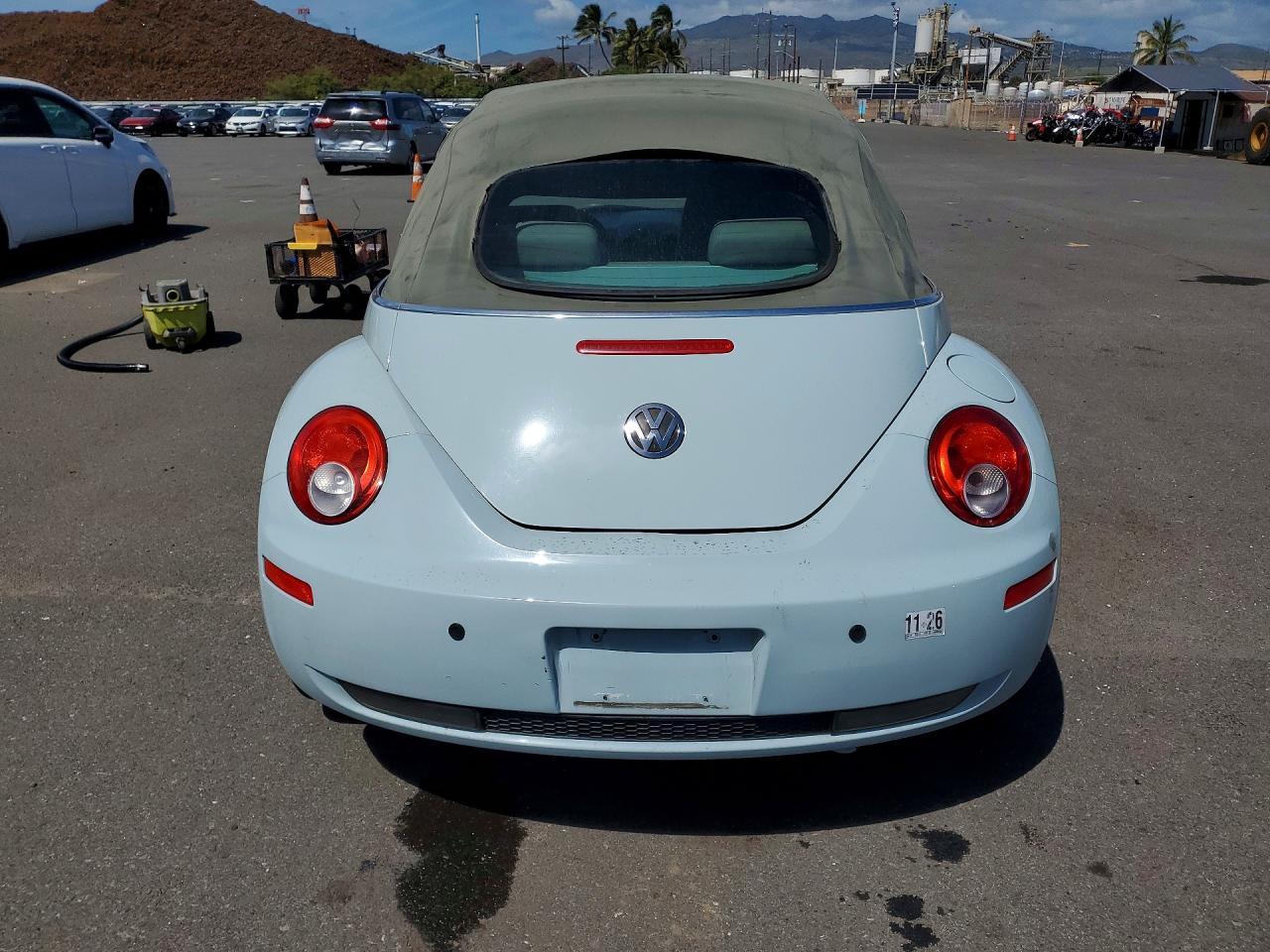 2006 Volkswagen New Beetle Convertible - Image 6