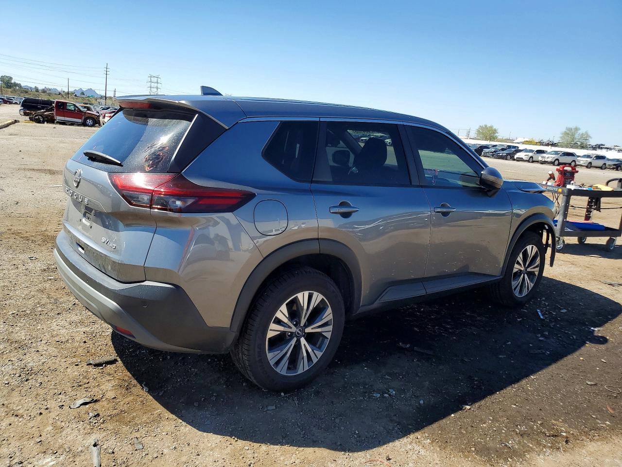 2023 Nissan Rogue Sv - Image 3