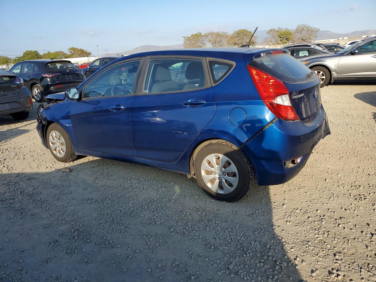 2016 Hyundai Accent Se - Фото 2