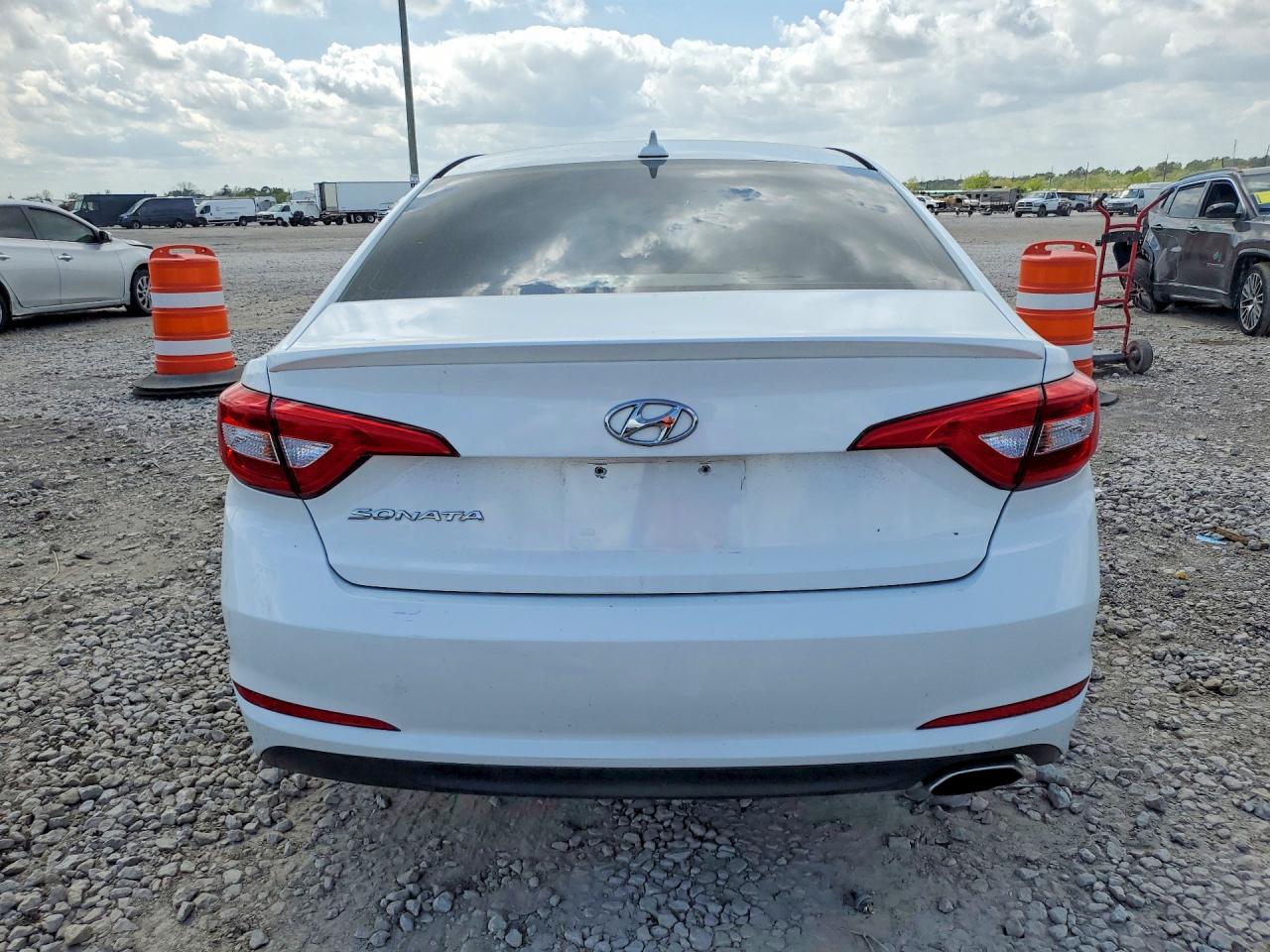 2015 Hyundai Sonata Se - Image 6
