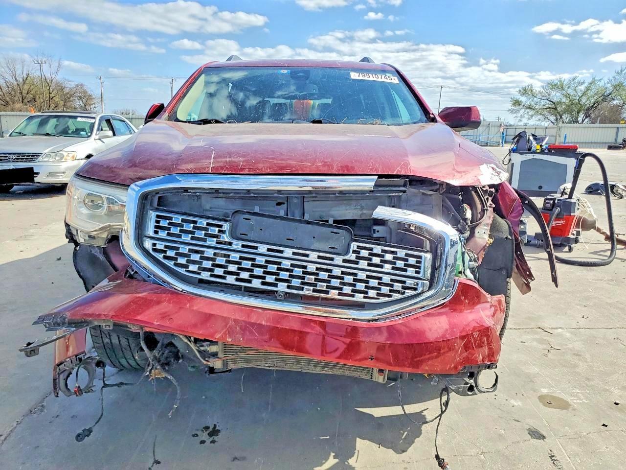 2018 GMC Acadia Denali - Image 5