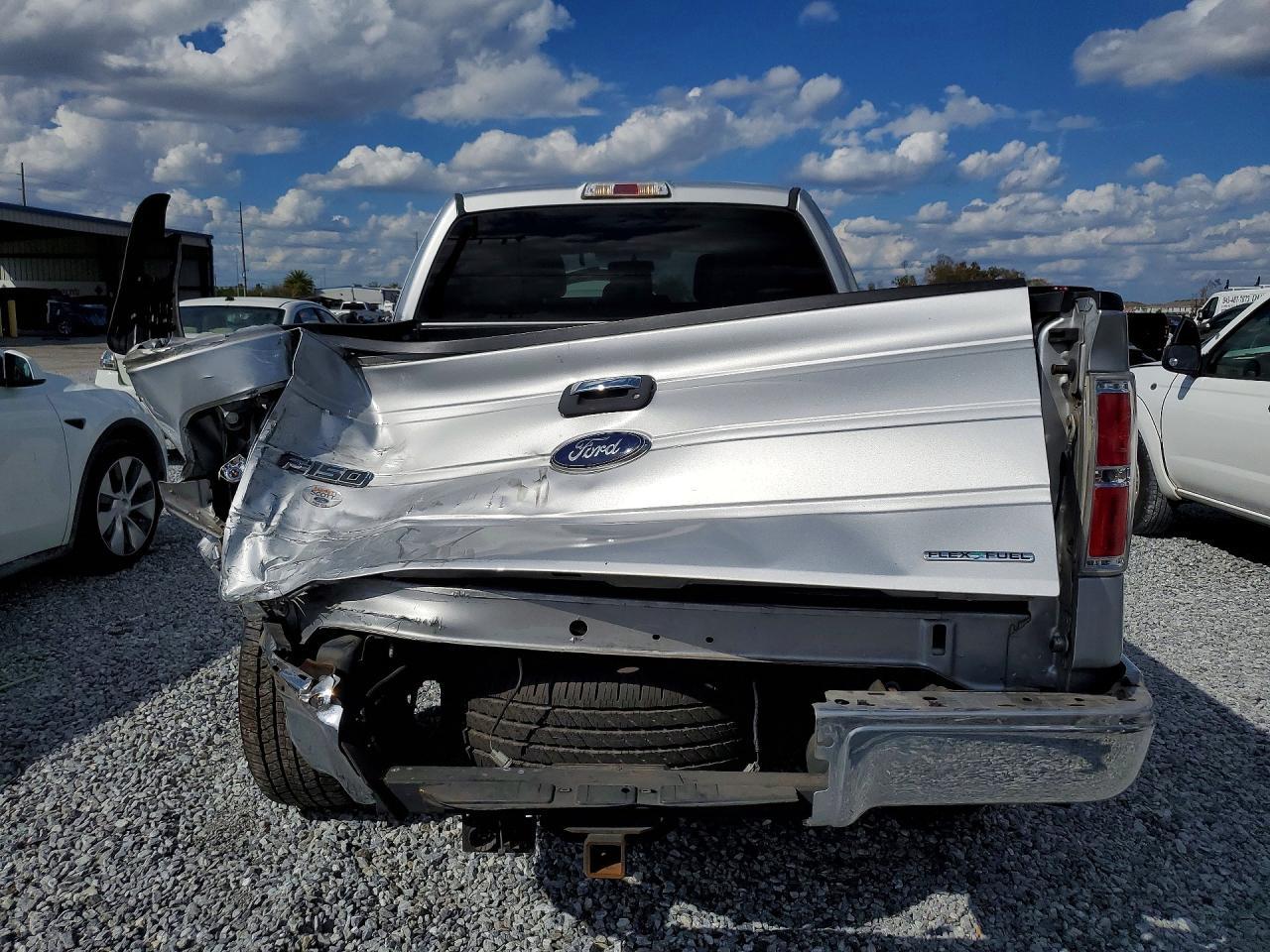 2014 Ford F150 Super Cab - Image 6